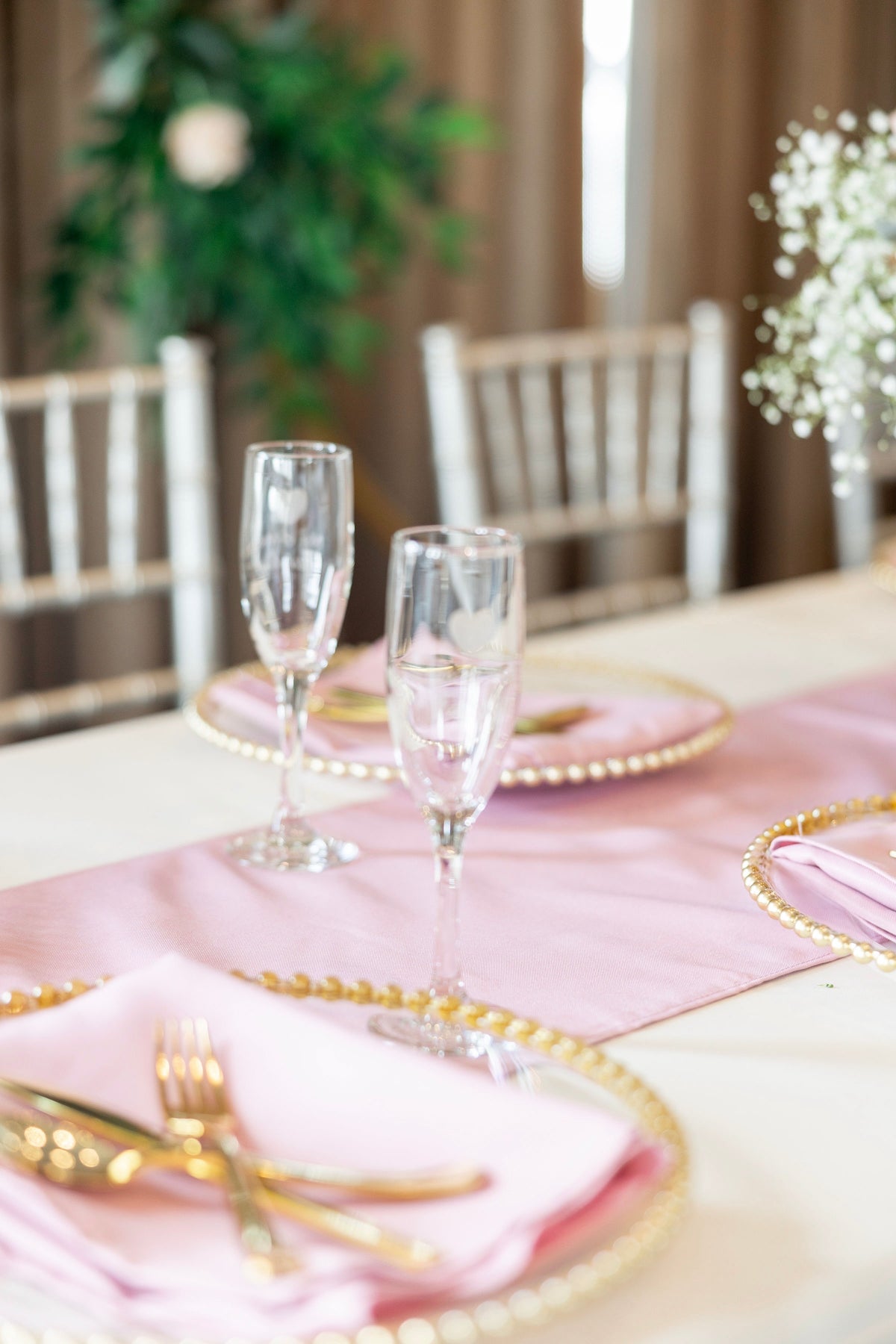 Personalized Mr. & Mrs. Heart Champagne Glass Set
