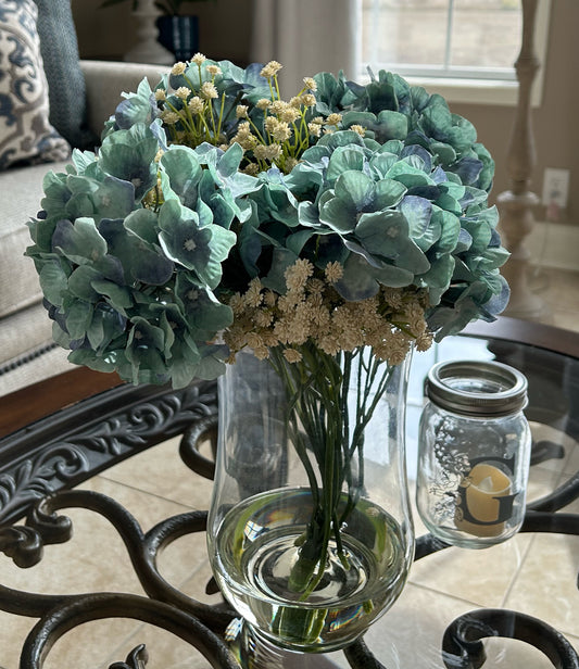 Hydrangea & Baby’s Breath Floral Arrangement