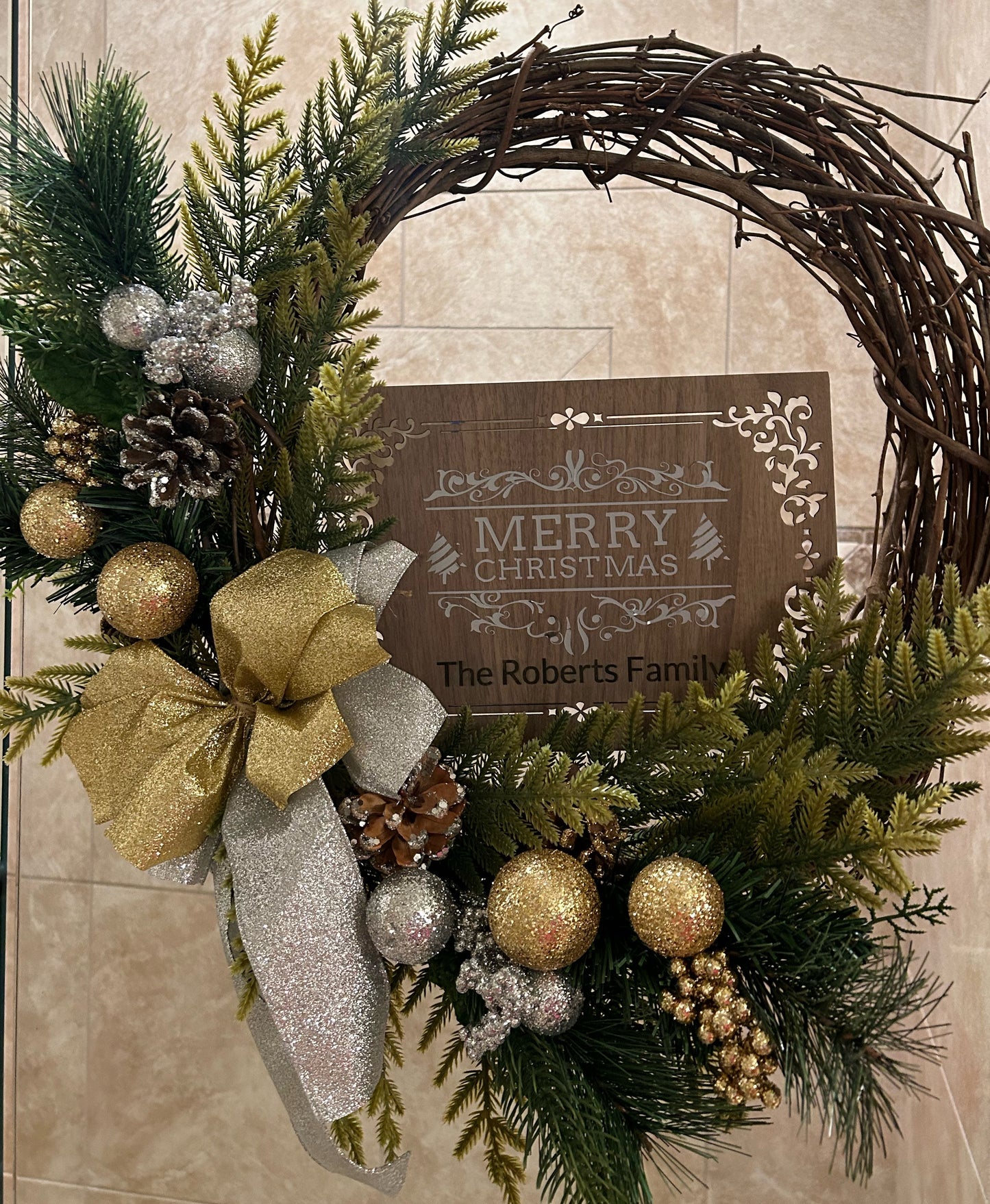 Grapevine Christmas Card Wreath in Silver & Gold