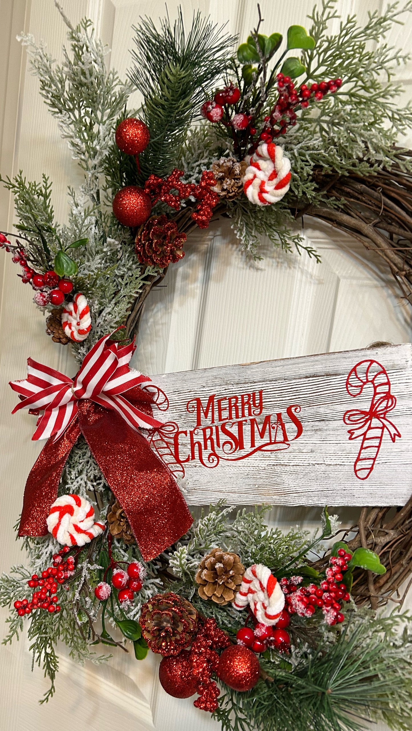 Grapevine Peppermint Christmas Wreath in White Pine